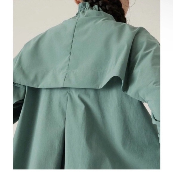 Athleta Advantage Poplin Jacket Raincoat Windbreaker 
Size XS - Picture 5 of 16